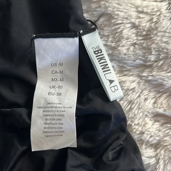 The bikini lab black swimsuit. - Picture 4 of 6